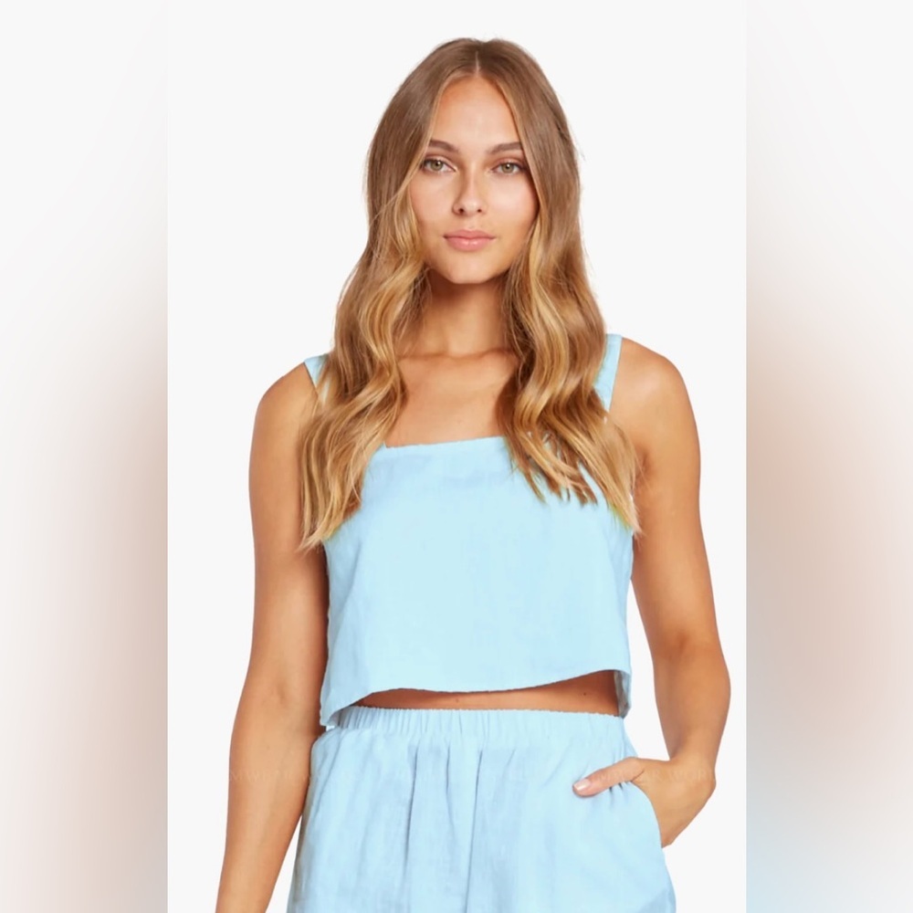NWT vitamin a tallows crop linen light blue size medium